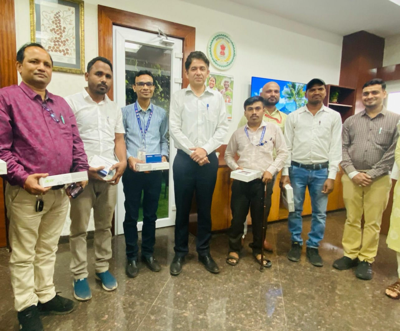 सरकारी स्वास्थ्य संस्थानों में नवजात शिशुओं का आधार कार्ड निर्माण