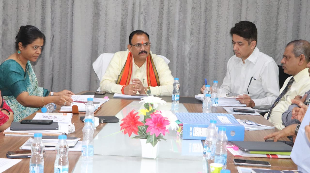 स्वास्थ्य मंत्री जायसवाल ने डॉ.भीमराव अम्बेडकर स्मृति चिकित्सालय में चिकित्सा सुविधाओं के सुदृढ़ीकरण और विस्तार के सम्बन्ध में दिए निर्देश