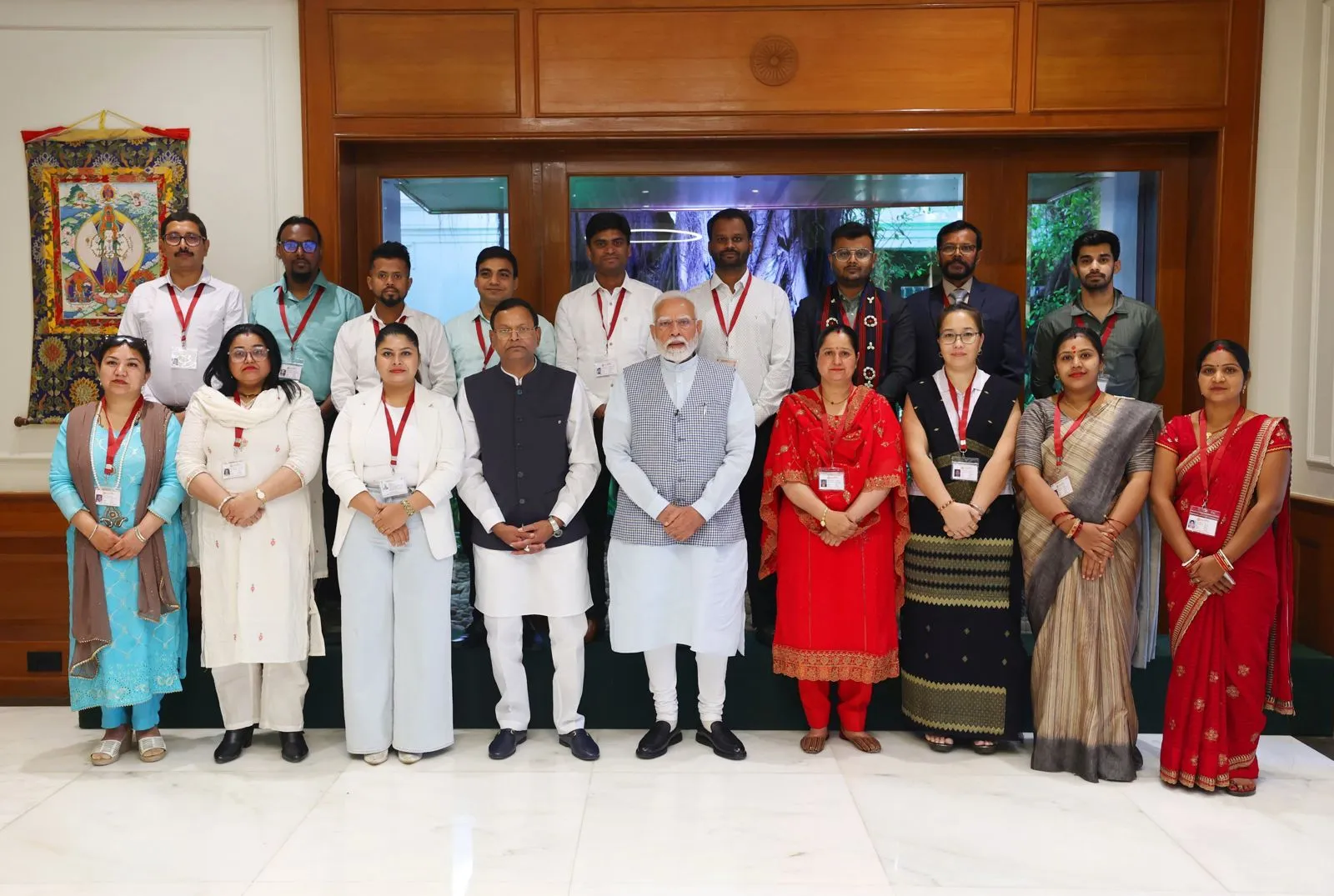 प्रधानमंत्री मोदी ने मुद्रा योजना के लाभार्थियों से बातचीत की