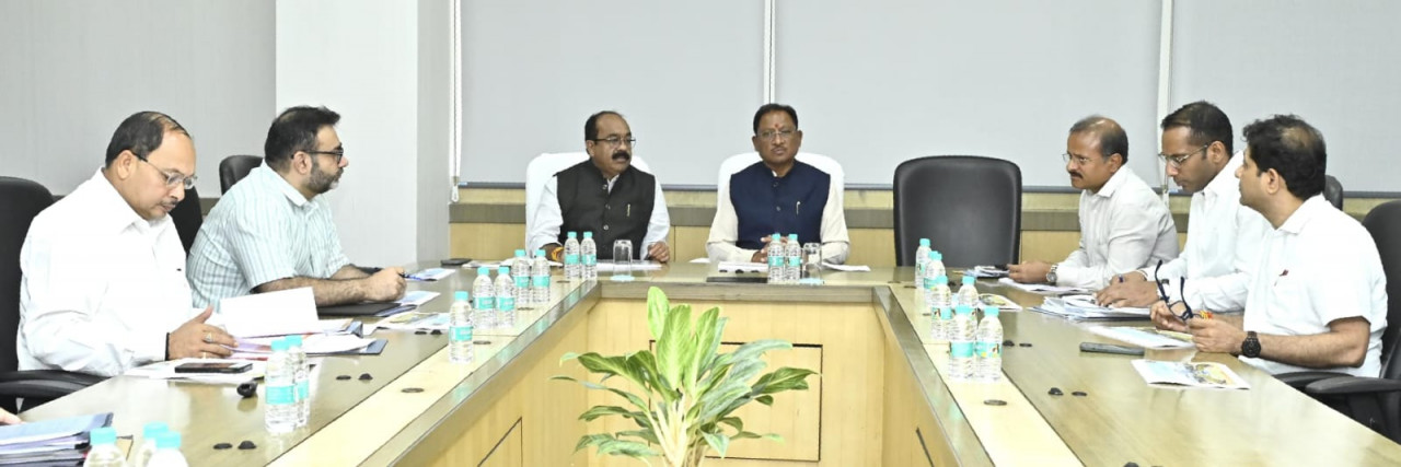 तेजी से कार्य करते हुए अच्छी गुणवत्ता के साथ समय-सीमा में सड़कों, पुल-पुलियों व भवनों के निर्माणकार्य करें पूर्ण : विष्णु देव साय