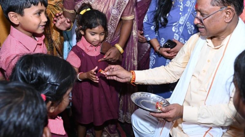 नौनिहालों के दिलों में भी बसते हैं प्रधानमंत्री श्री नरेंद्र मोदी और मुख्यमंत्री विष्णुदेव साय