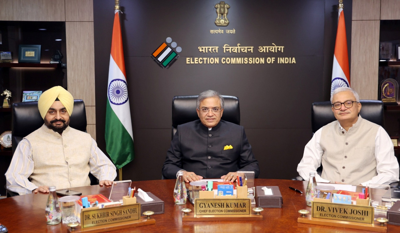 भारत निर्वाचन आयोग द्वारा चुनाव प्रक्रिया को लेकर राजनीतिक दलों के साथ विचार-विमर्श