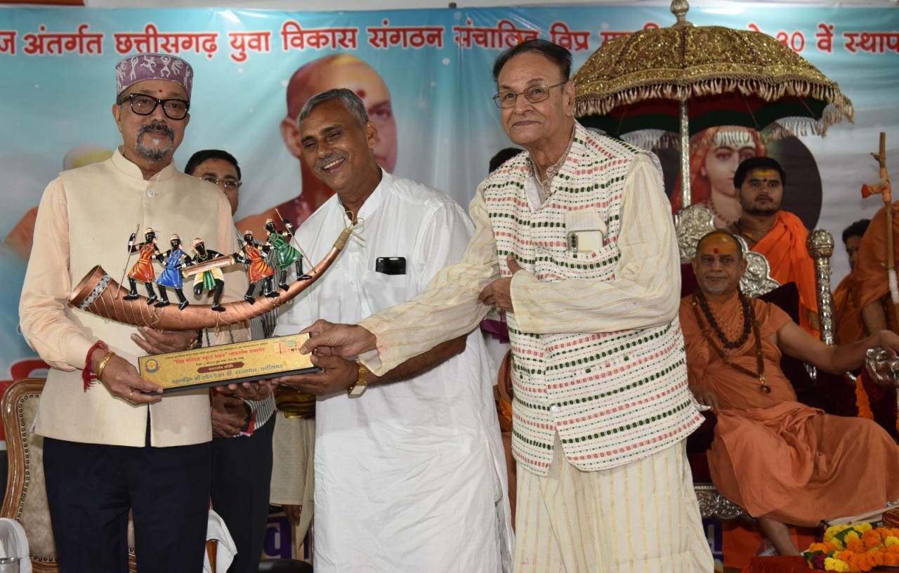 शिक्षा का उद्देश्य संस्कार और सेवा होना चाहिए – राज्यपाल रमेन डेका