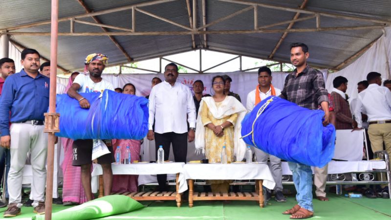 सुशासन तिहार-2025 : समाधान शिविर में मत्स्य कृषकों के आवेदनों का हुआ निराकरण, मिला मछली जाल