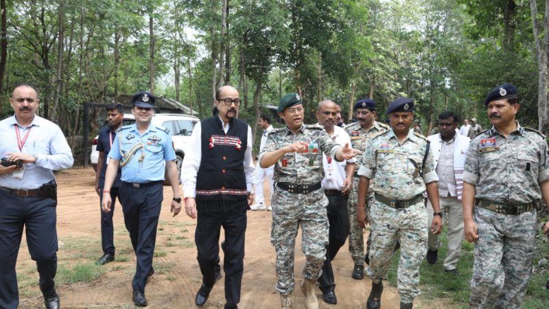 राज्यपाल रमेन डेका ने जंगलवार कॉलेज कांकेर का किया भ्रमण, प्रशिक्षण कार्यक्रम की सराहना की