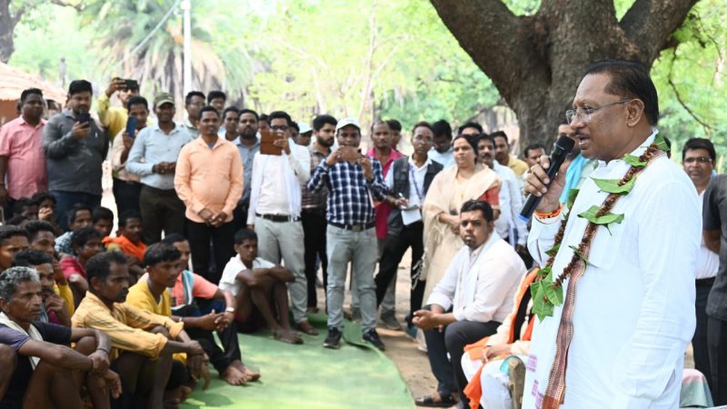 मुख्यमंत्री विष्णु देव साय पहुंचे दंतेवाड़ा जिले के ग्राम मुलेर : छत्तीसगढ़ के अंतिम छोर पर पहुंचा सुशासन तिहार