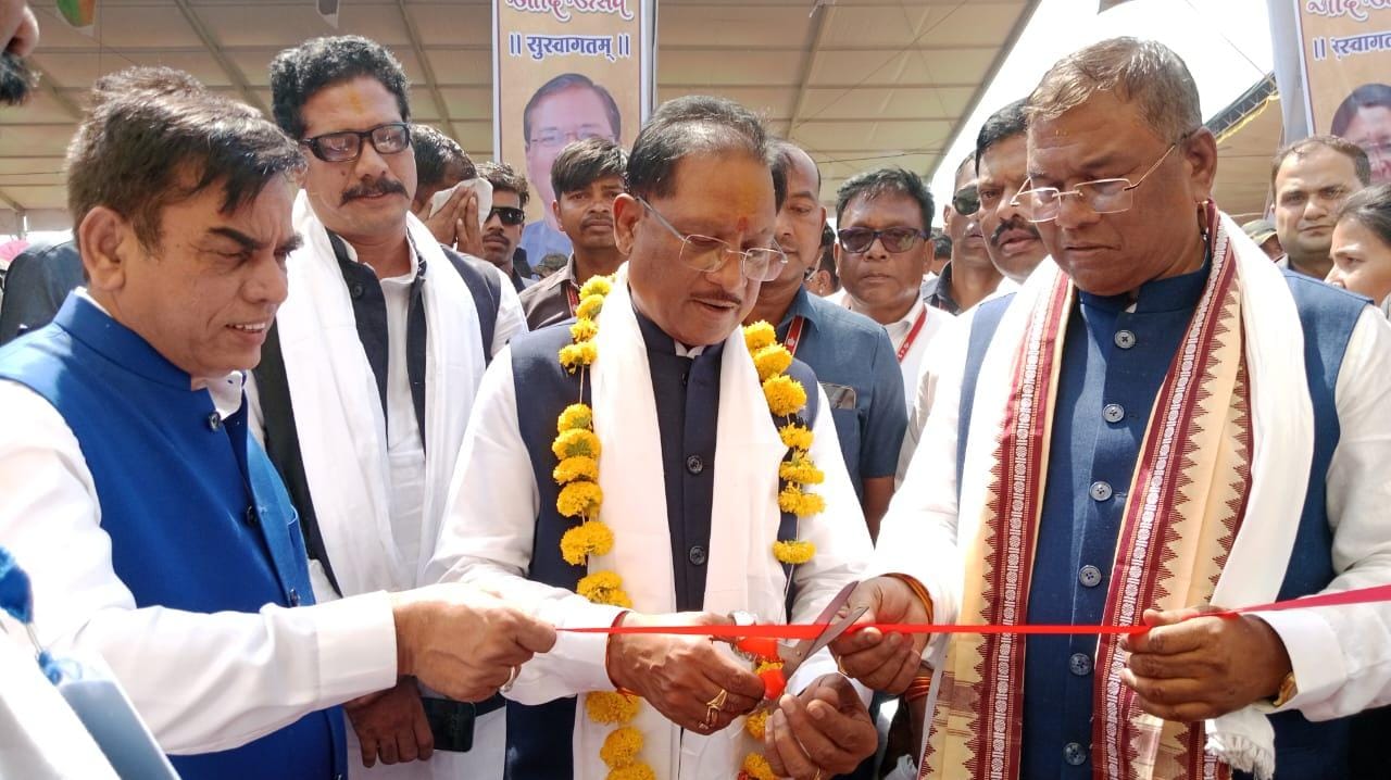 मुख्यमंत्री विष्णुदेव साय ने मंडला के रामनगर में किया सातवे आदि उत्सव का शुभारंभ