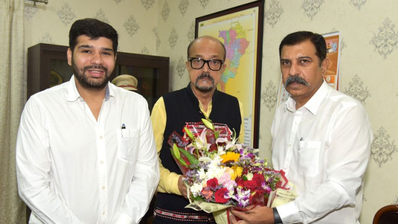 राज्यपाल डेका से राष्ट्रीय व्यापारी कल्याण बोर्ड के सदस्य ने की सौजन्य भेंट