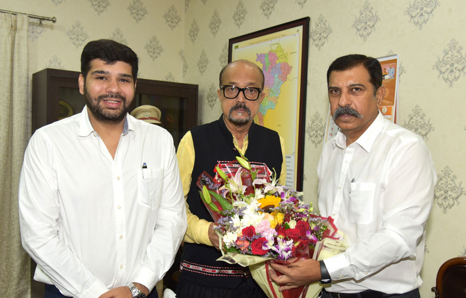 राज्यपाल डेका से राष्ट्रीय व्यापारी कल्याण बोर्ड के सदस्य ने की सौजन्य भेंट