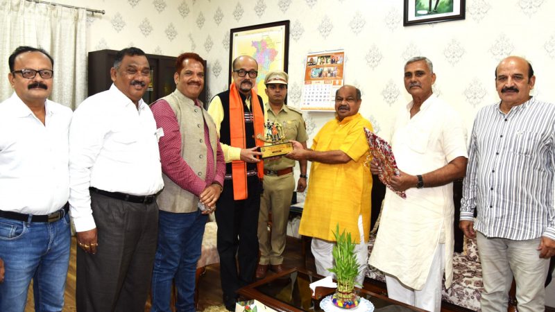 राज्यपाल डेका से छत्तीसगढ़ ब्राम्हण समाज के पदाधिकारियों ने की भेेंट