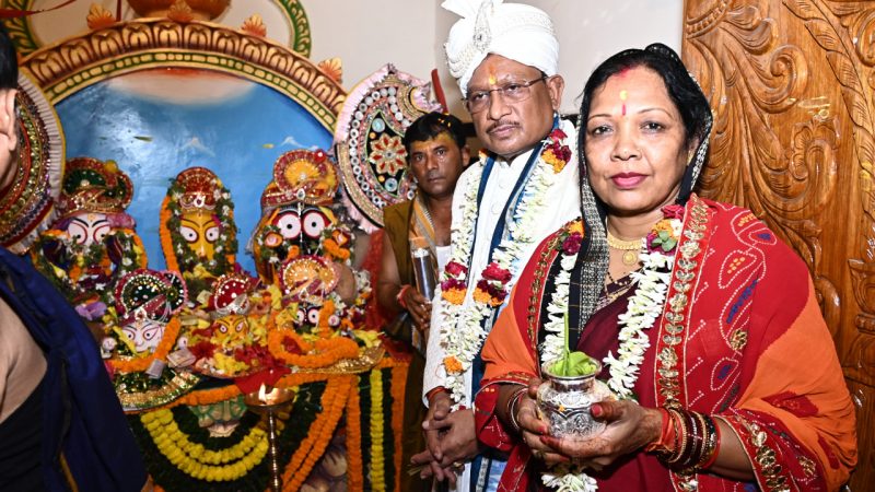 परंपरागत श्रद्धा-भक्ति और उल्लास के वातावरण में निकाली गई भव्य रथयात्रा