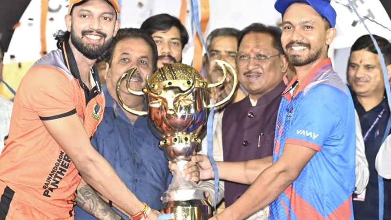 मुख्यमंत्री ने छत्तीसगढ़ क्रिकेट प्रीमियर लीग की विजेता टीमों को सौंपा विनर्स कप