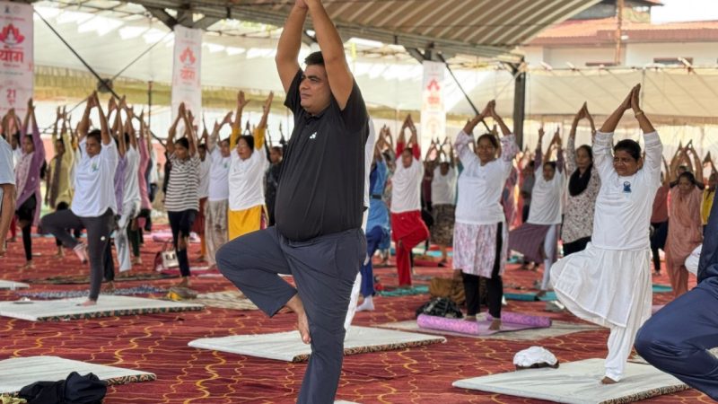 योग के घोष से गूंजा मां दंतेश्वरी का पवित्र प्रांगण