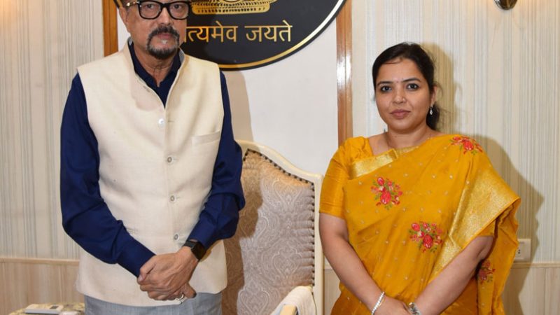 राज्यपाल डेका से विदेश मंत्रालय की उप सचिव ने की भेंट