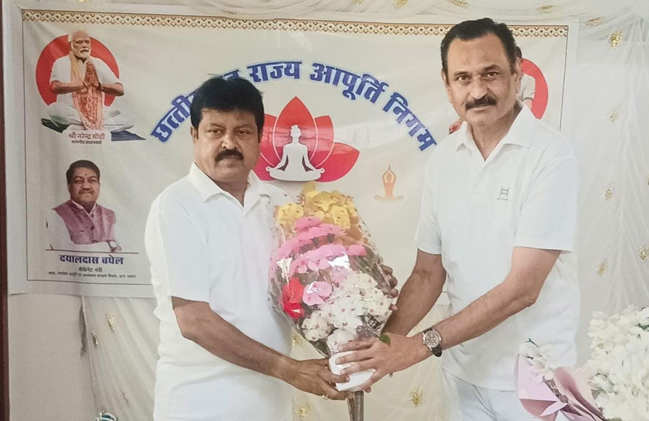 एक पृथ्वी,एक स्वास्थ्य की थीम पर नागरिक आपूर्ति निगम ने मनाया योग दिवस