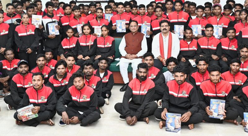 खूब पढ़ें और आगे बढ़ें, सरकार आपके साथ है- मुख्यमंत्री साय