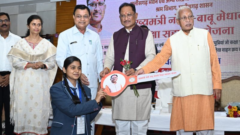 श्रमिक परिवारों के सशक्तिकरण और उत्थान के लिए समर्पित है हमारी सरकार : मुख्यमंत्री विष्णु देव साय