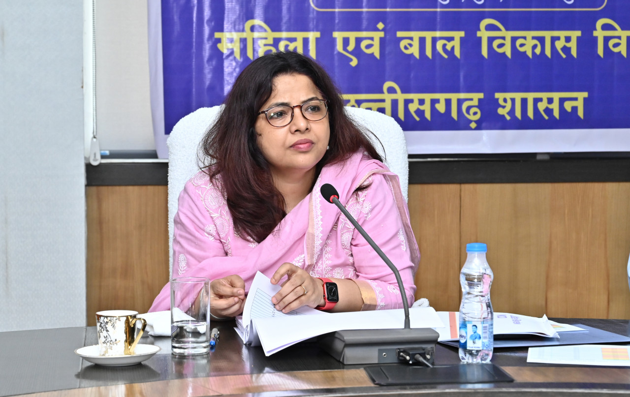 आंगनबाड़ी सेवाओं में गुणवत्ता और पारदर्शिता लाने विभागीय कार्यों की गहन समीक्षा