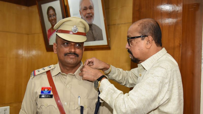 राज्यपाल की सुरक्षा में तैनात निरीक्षक के उप पुलिस अधीक्षक पदोन्नत होने पर स्टार सेरेमनी का आयोजन