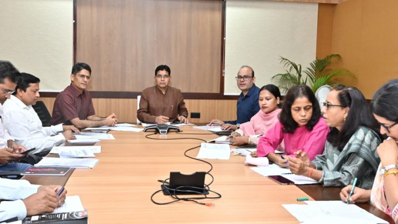 राजस्व प्रकरणों का समय-सीमा में निराकरण नहीं करने वाले अधिकारियों पर होगी अनुशासनात्मक कार्यवाही: राजस्व मंत्री टंकराम वर्मा