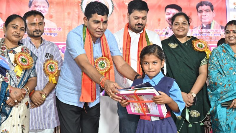 शिक्षा विकास का आधार, जीवन में लक्ष्य प्राप्त करने के लिए मेहनत जरूरी है :- राजस्व मंत्री टंक राम वर्मा