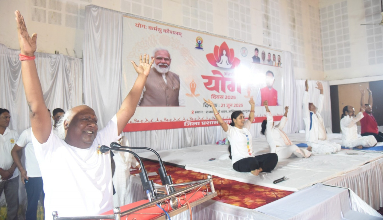 अंतरराष्ट्रीय योग दिवस पर छत्तीसगढ़ में उमड़ा जनसैलाब, हर जिले में हुआ सामूहिक योगाभ्यास