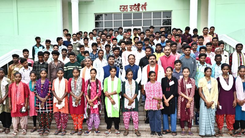 बस्तर के बच्चों का स्वर्णिम भविष्य सुनिश्चित करने के लिए सरकार प्रतिबद्ध – मुख्यमंत्री विष्णुदेव साय