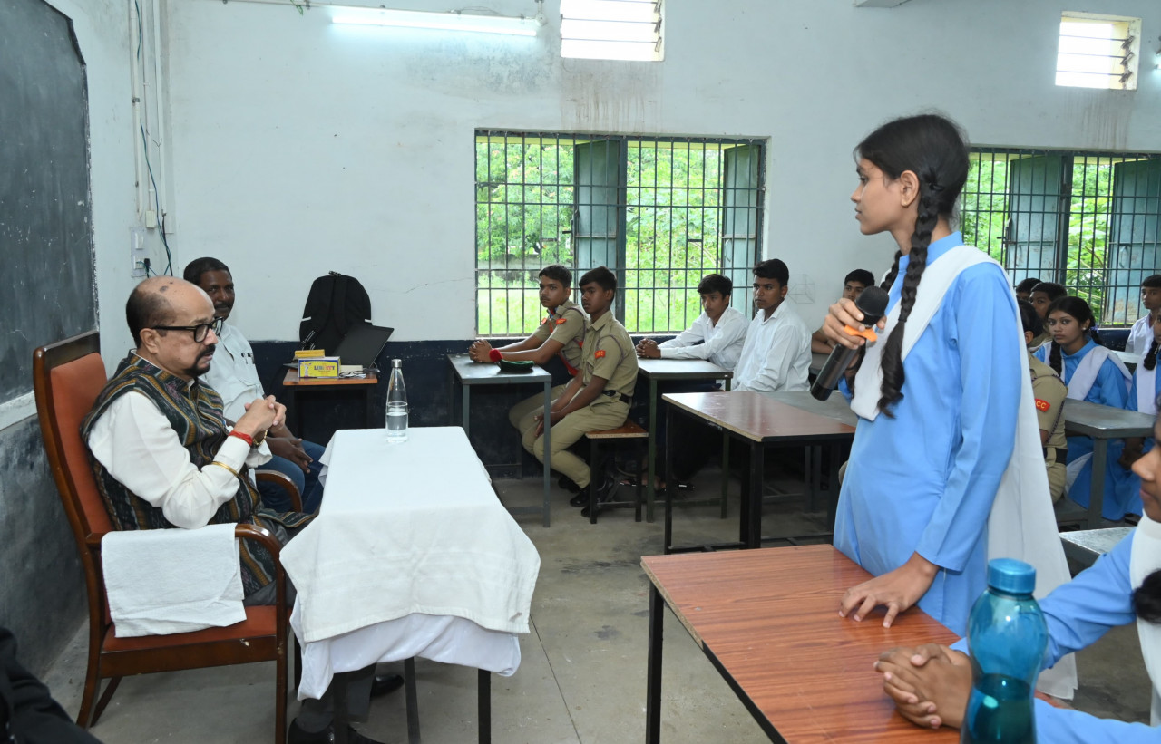 राज्यपाल रमेन डेका ने विद्यार्थियों को दिए सफलता के मंत्र