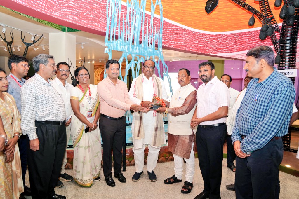 जनजातीय संग्रहालय भावी युवा पीढ़ी में गौरवशाली आदिवासी संस्कृति के प्रति आत्म गौरव का भाव करेगा जागृत – केन्द्रीय मंत्री दुर्गादास उईके