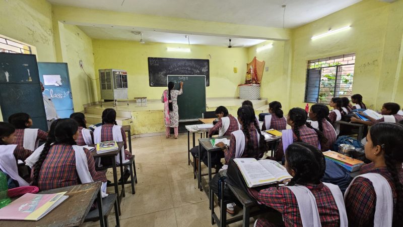 अब गणित के सवाल, जीवविज्ञान के कांसेप्ट और अर्थशास्त्र की थ्योरी समझना हुआ आसान