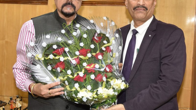 राज्यपाल डेका से कुलपति ने की सौजन्य भेंट