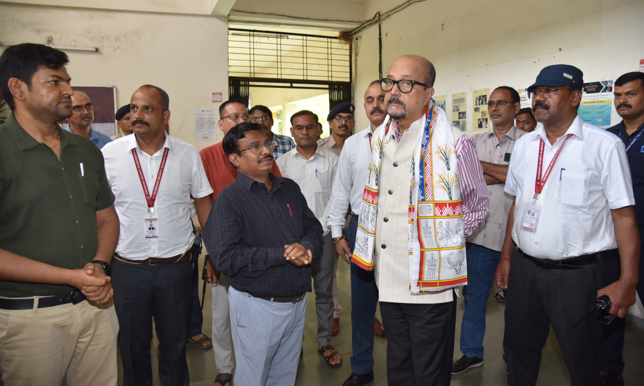 राज्यपाल डेका द्वारा कुशाभाऊ ठाकरे पत्रकारिता विश्वविद्यालय का आकस्मिक निरीक्षण
