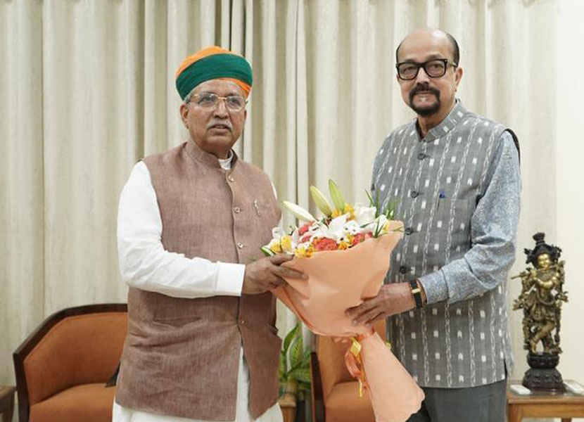 राज्यपाल डेका ने केंद्रीय कानून एवं न्याय मंत्री मेघवाल से सौजन्य भेंट की