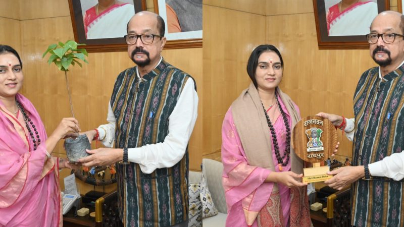 राज्यपाल डेका से वाटर वुमेन सुश्री पाठक ने की सौजन्य भेंट