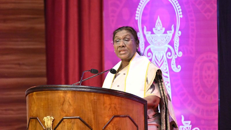 राष्ट्रपति ने एम्स, कल्याणी के दीक्षांत समारोह की शोभा बढ़ाई