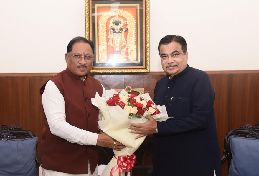केंद्रीय मंत्री नितिन गडकरी से मिले मुख्यमंत्री विष्णुदेव साय