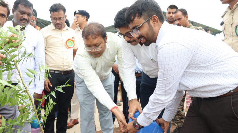 सक्ती जिले में सामूहिक पौधरोपण महाअभियान का हुआ आयोजन