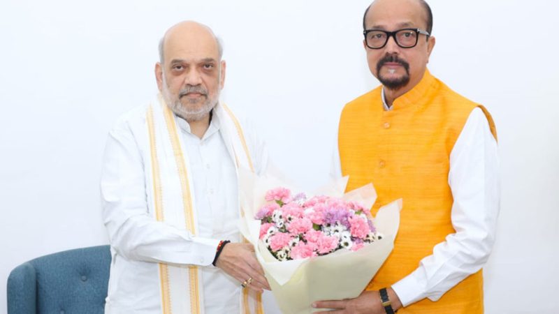 गृह मंत्री शाह से राज्यपाल डेका ने की सौजन्य भेंट