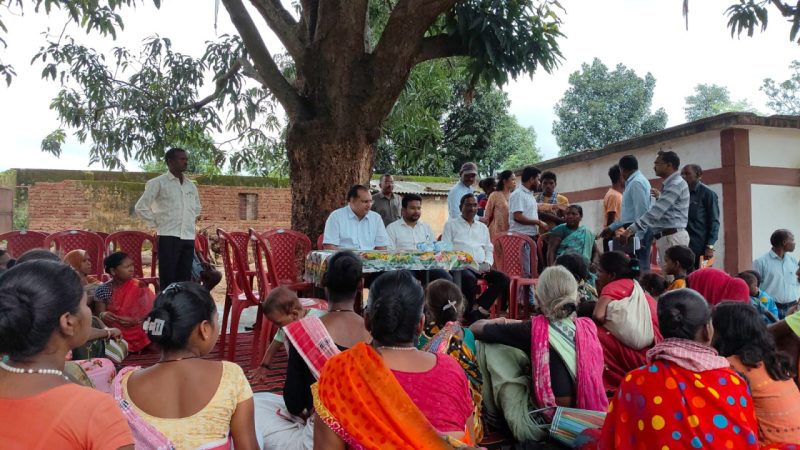 स्व सहायता समूहों को आजीविका मूलक गतिविधियों से जोड़े: भीम सिंह