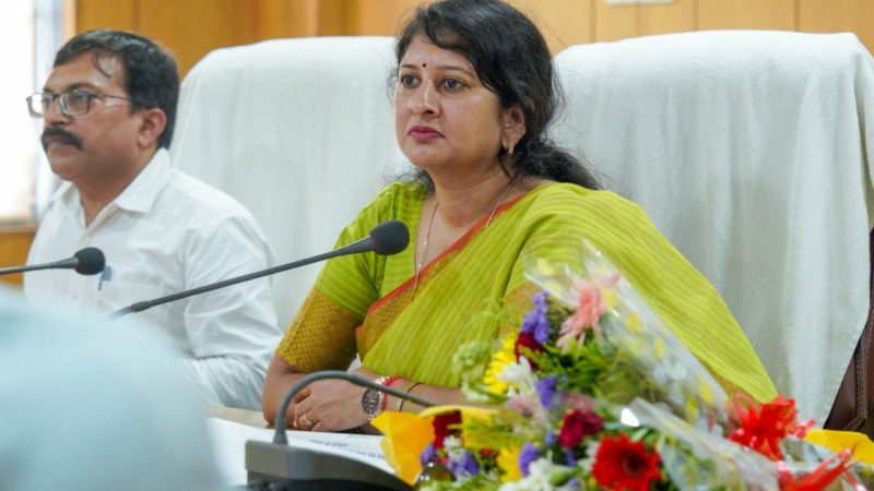 बाल संरक्षण आयोग की अध्यक्ष डॉ. वर्णिका शर्मा का बेमेतरा दौरा