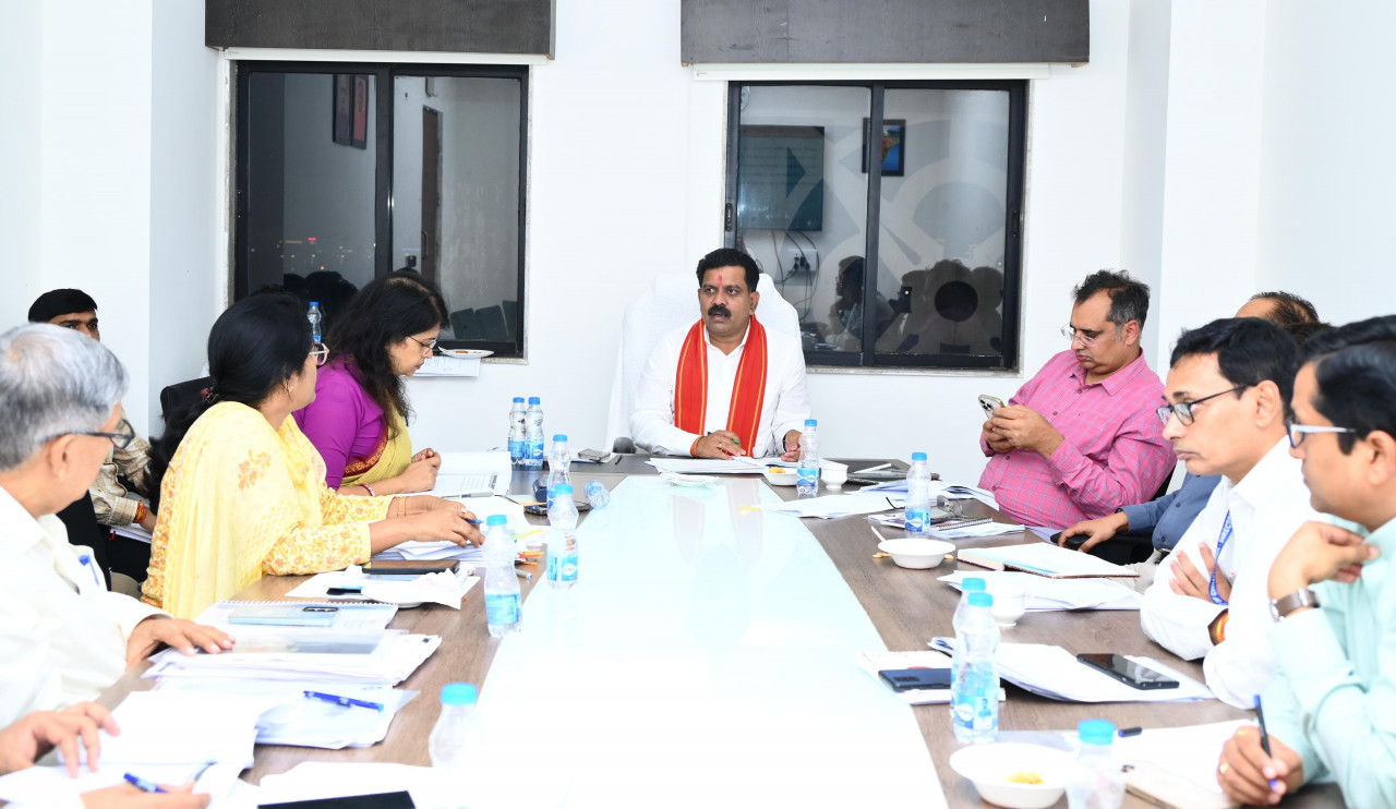 उपमुख्यमंत्री विजय शर्मा की अध्यक्षता में पंचायत विभाग की बैठक सम्पन्न