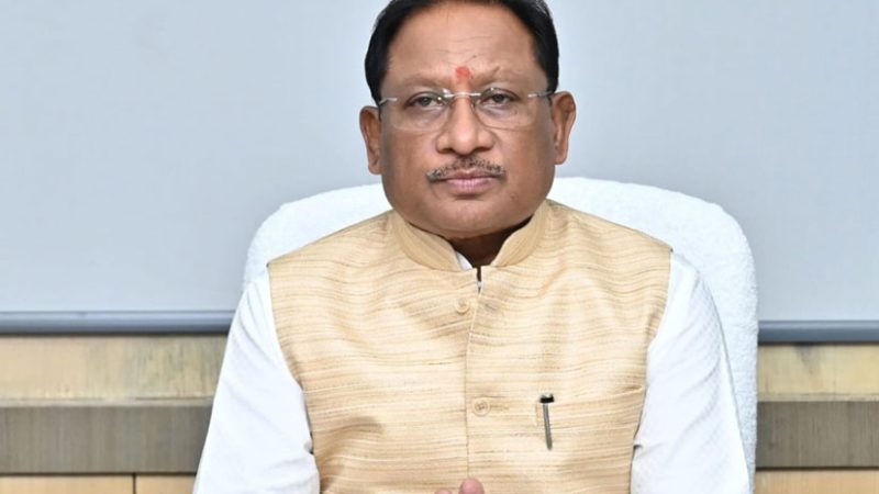 मुख्यमंत्री विष्णुदेव साय ने बीजापुर में नक्सली आईईडी ब्लास्ट में शहीद जवान को दी श्रद्धांजलि