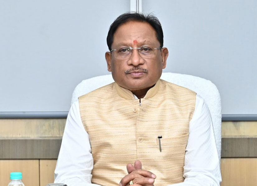 मुख्यमंत्री विष्णुदेव साय ने बीजापुर में नक्सली आईईडी ब्लास्ट में शहीद जवान को दी श्रद्धांजलि