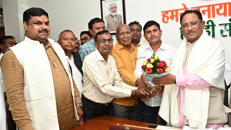 मुख्यमंत्री साय से यादव समाज के प्रतिनिधियों ने की सौजन्य मुलाकात