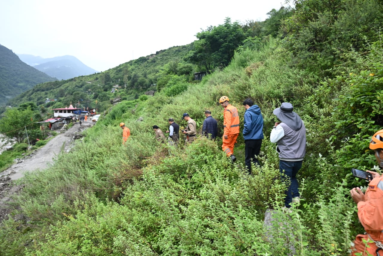 उत्तराखंड: उत्तरकाशी रेस्क्यू ऑपरेशन जारी, अब तक दो शव बरामद
