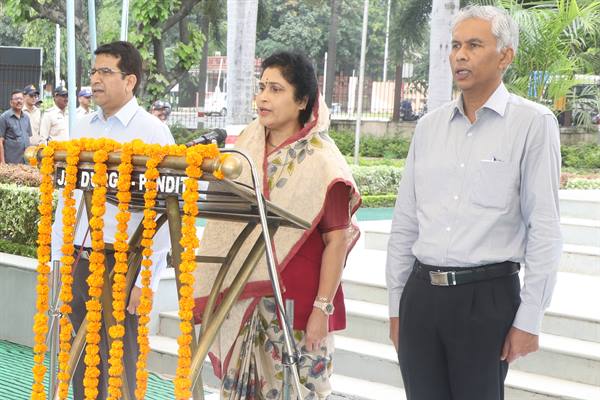 भोपाल- मंत्रालय में हुआ राष्ट्र-गीत “वंदे-मातरम” एवं राष्ट्र-गान का सामूहिक गायन