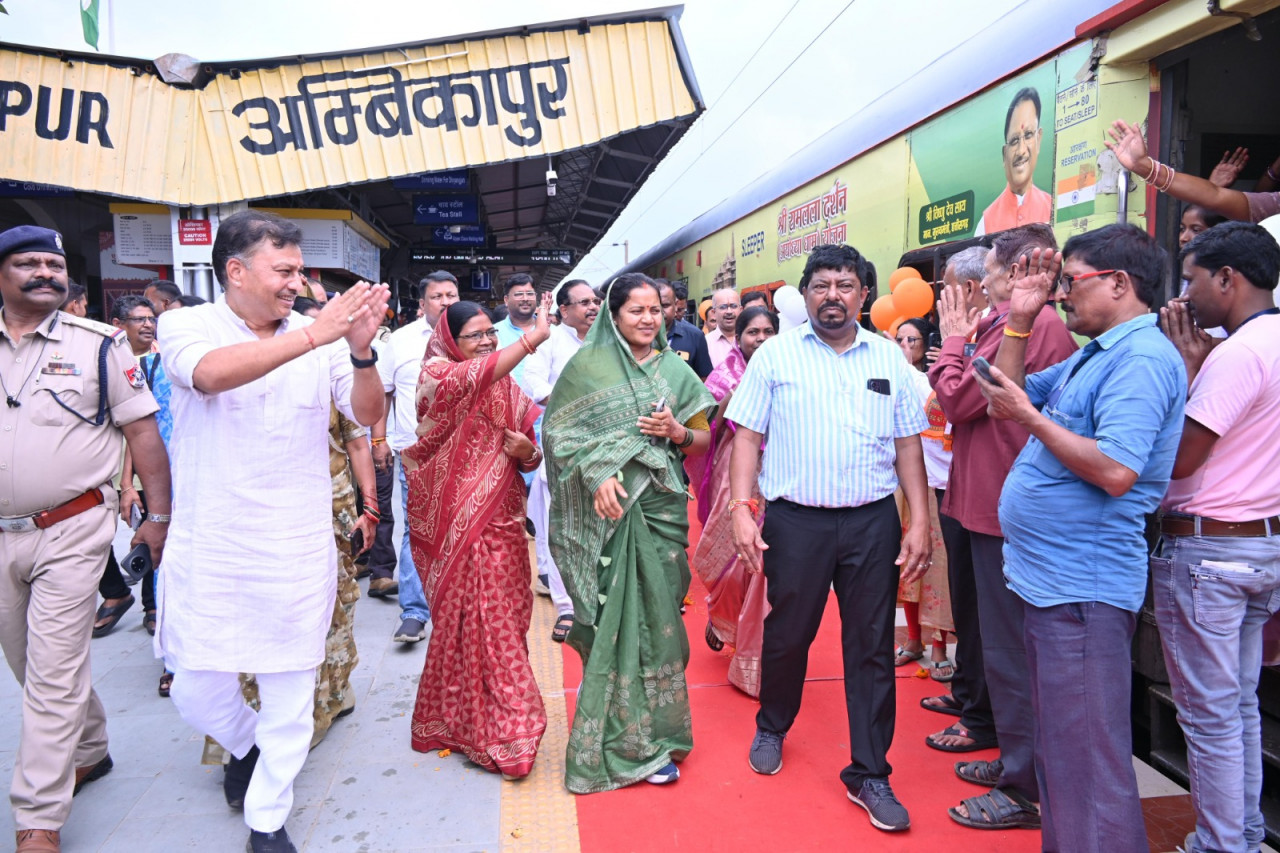 छत्तीसगढ़ से रामलला दर्शन के लिए श्रद्धालुओं की विशेष ट्रेन रवाना