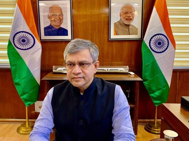 रेल मंत्री अश्विनी वैष्णव ने दिवाली और छठ पर 12000 विशेष रेलगाड़ियों की घोषणा की