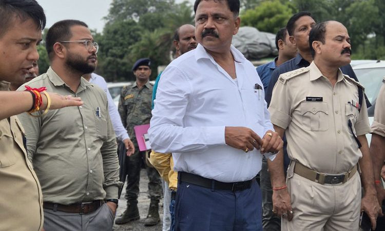 श्राद्ध कर्म की अंतिम तैयारियों को लेकर मंत्री सुदिव्य कुमार नेमरा में कर रहें कैंप