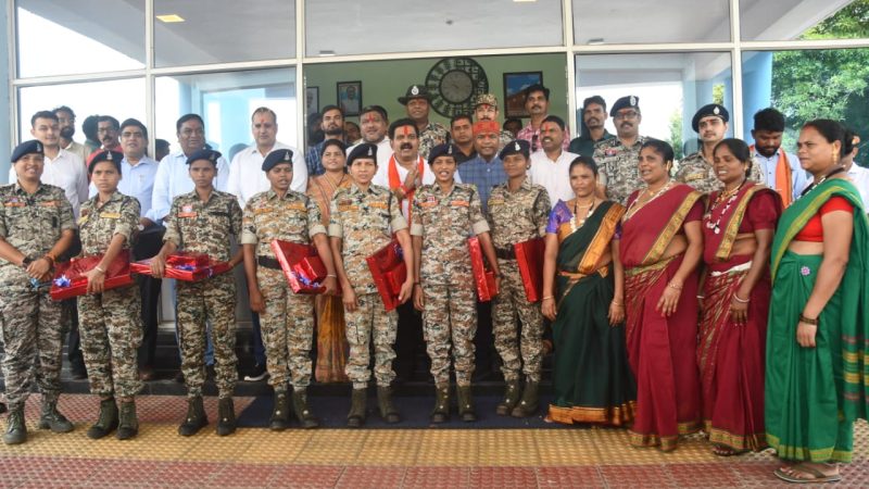 उप मुख्यमंत्री और वन मंत्री को ‘दंतेश्वरी फाइटर्स’ आत्मसमर्पित माओवादी बहनों ने बांधा रक्षा सूत्र